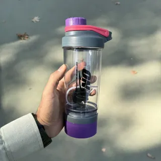 شیکر ورزشی درپیچی Optimum Nutrition با توپی فنری و درب پیچی رنگی - تصویر 3