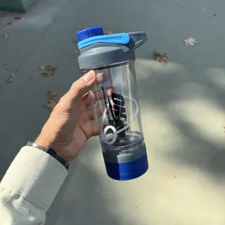 شیکر ورزشی درپیچی Optimum Nutrition با توپی فنری و درب پیچی رنگی - تصویر 5