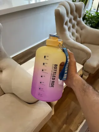 جاگواتر پاستیلی تایپ BOTTLED JOY با طراحی گرادیانی و نشانگرهای زمانی - تصویر 2